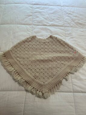 Pink Chicken Cream Cable-Knit Fringed shawl